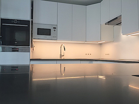 Moderne Küche, Material Avonite® Polaris 12 mm